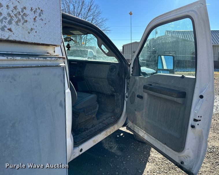 image for item DS3303 2014 Ford F450 Super Duty utility / service truck