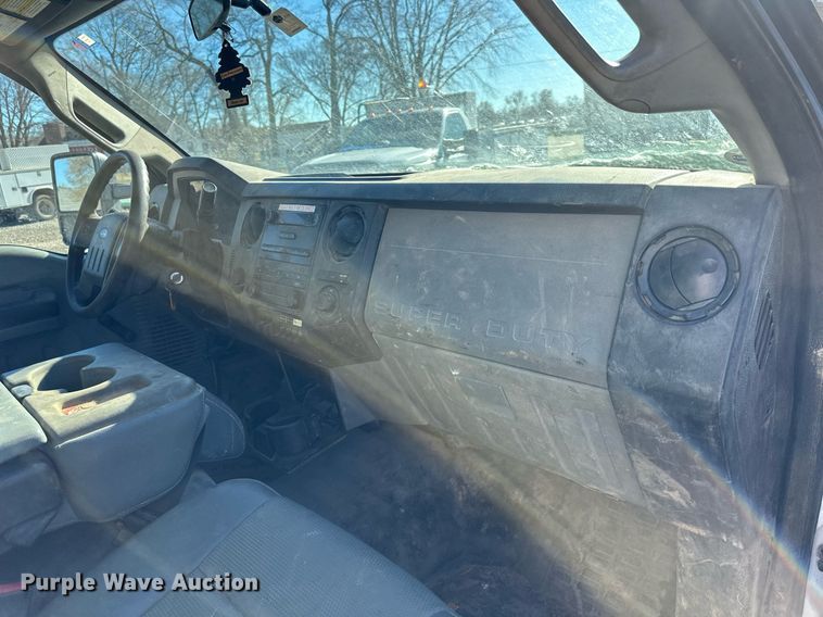 image for item DS3303 2014 Ford F450 Super Duty utility / service truck