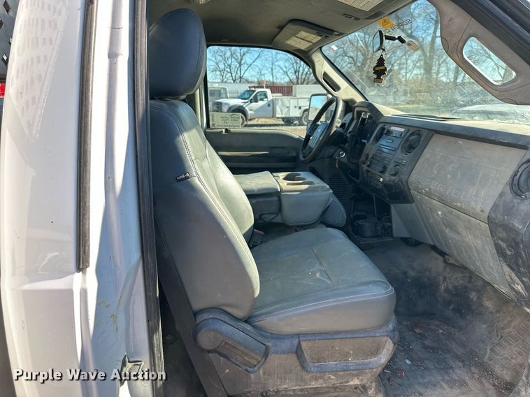 image for item DS3303 2014 Ford F450 Super Duty utility / service truck