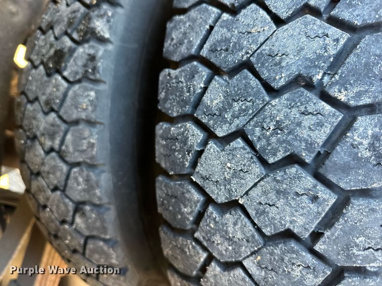 image for item DS3303 2014 Ford F450 Super Duty utility / service truck