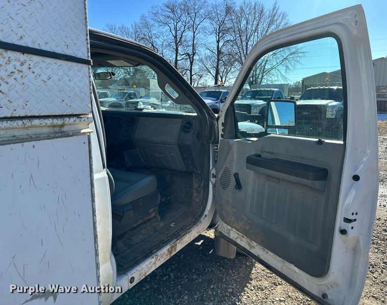 image for item DS3305 2012 Ford F450 Super Duty utility / service truck