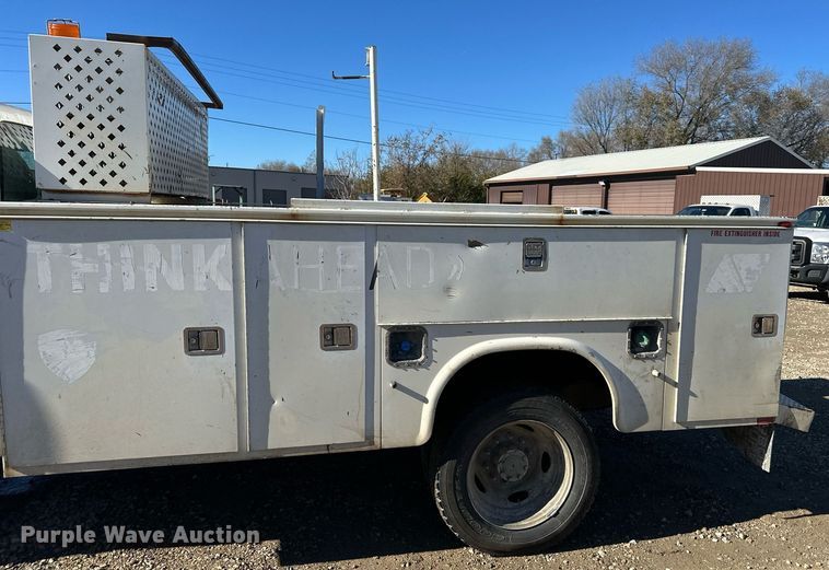 image for item DS3306 2014 Ford F450 Super Duty utility / service truck