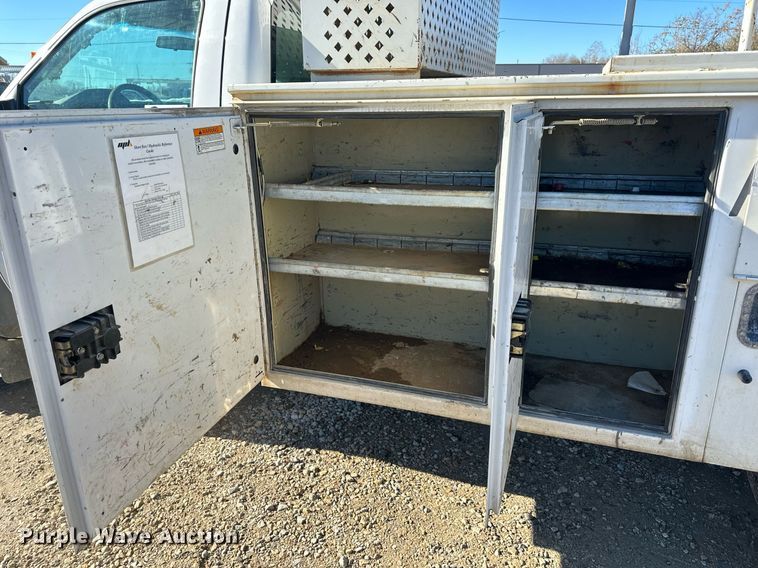 image for item DS3306 2014 Ford F450 Super Duty utility / service truck