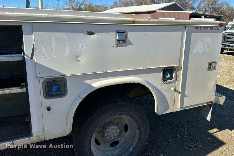 image for item DS3306 2014 Ford F450 Super Duty utility / service truck