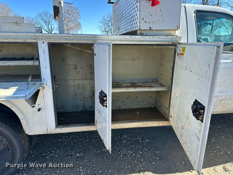 image for item DS3306 2014 Ford F450 Super Duty utility / service truck