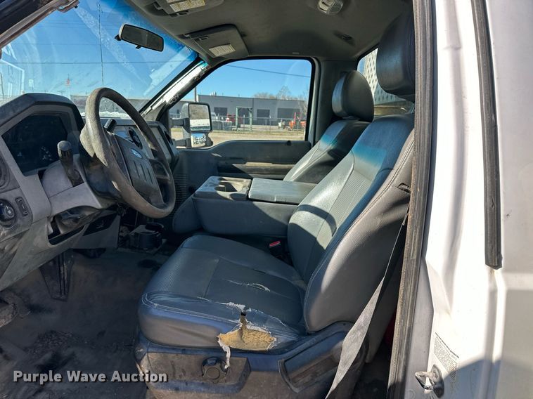 image for item DS3306 2014 Ford F450 Super Duty utility / service truck