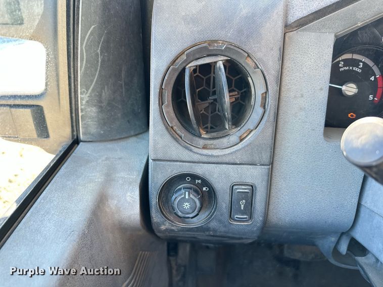 image for item DS3306 2014 Ford F450 Super Duty utility / service truck