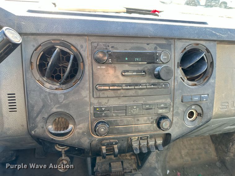 image for item DS3306 2014 Ford F450 Super Duty utility / service truck