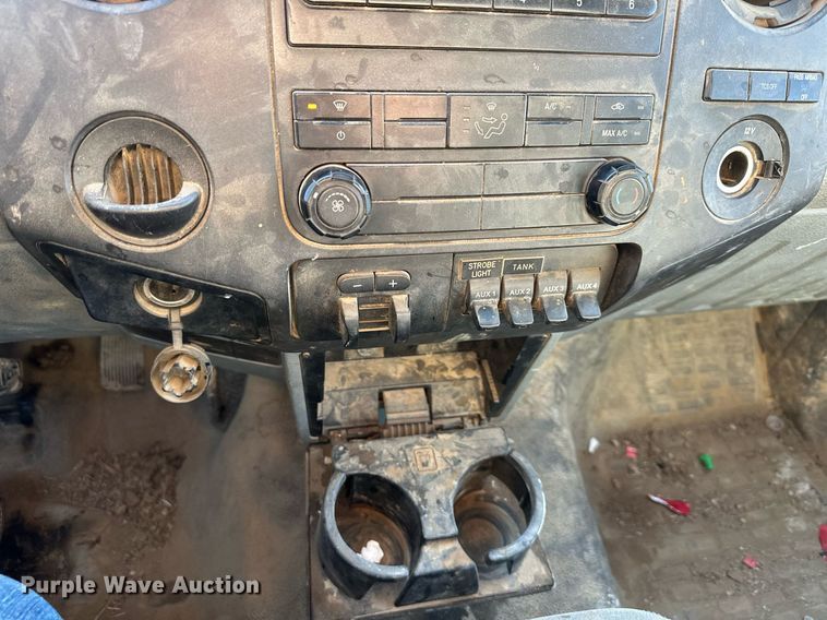 image for item DS3306 2014 Ford F450 Super Duty utility / service truck