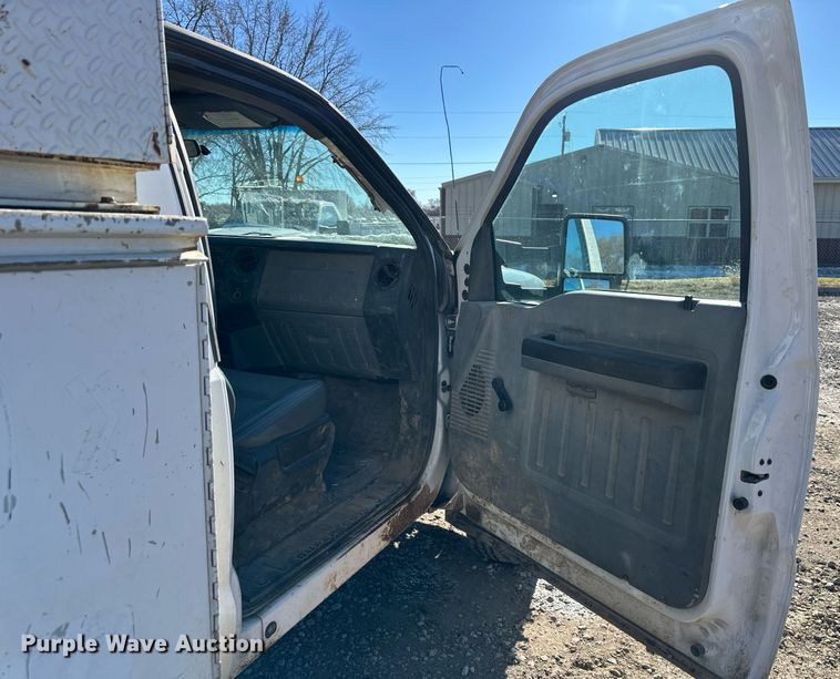 image for item DS3306 2014 Ford F450 Super Duty utility / service truck