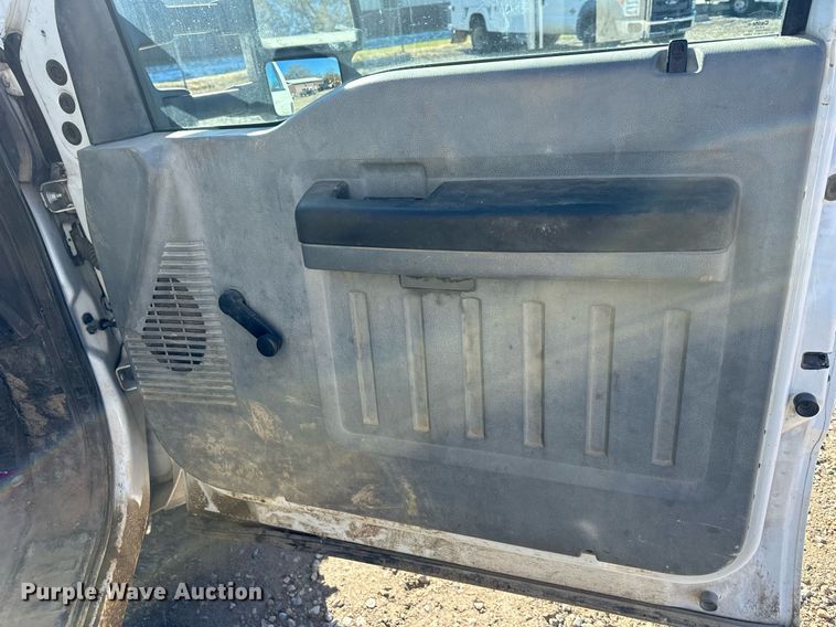 image for item DS3306 2014 Ford F450 Super Duty utility / service truck