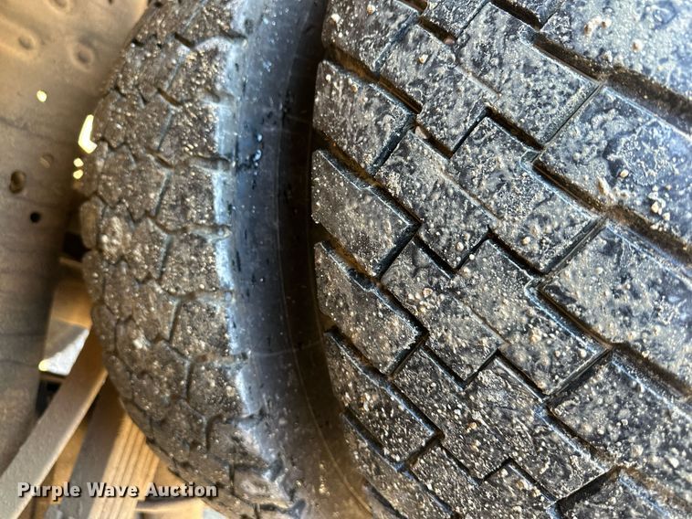 image for item DS3306 2014 Ford F450 Super Duty utility / service truck