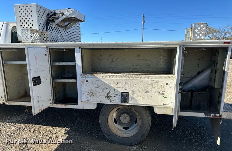 image for item DS3308 2013 Ford F450 Super Duty utility / service truck