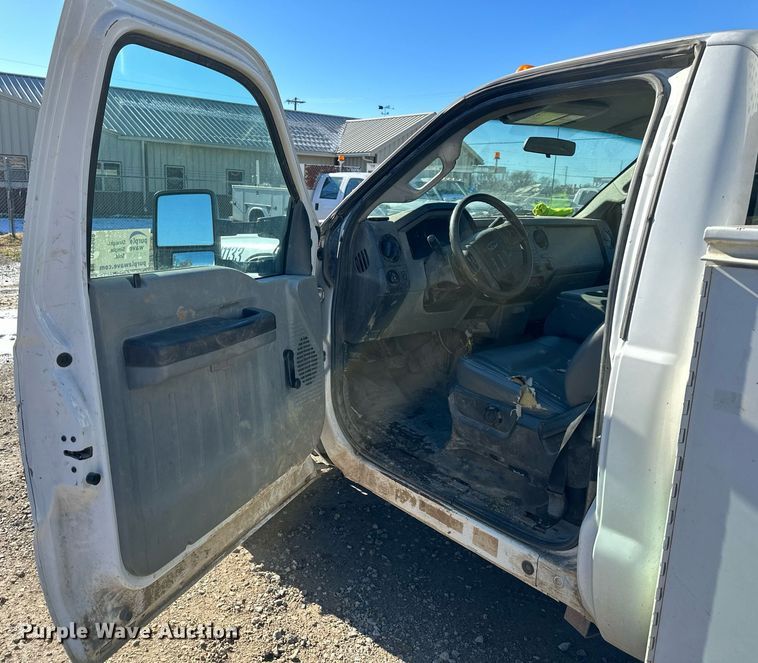 image for item DS3308 2013 Ford F450 Super Duty utility / service truck