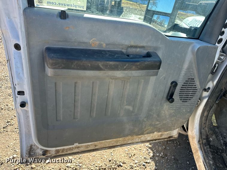 image for item DS3308 2013 Ford F450 Super Duty utility / service truck