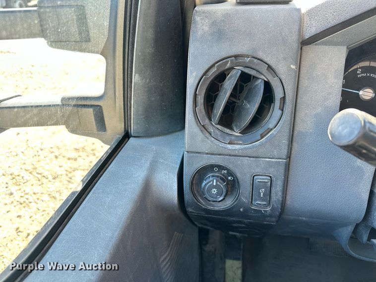 image for item DS3308 2013 Ford F450 Super Duty utility / service truck