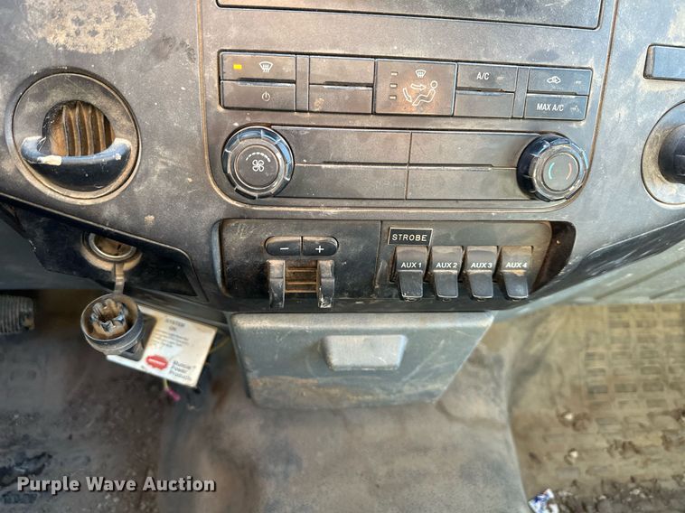 image for item DS3308 2013 Ford F450 Super Duty utility / service truck