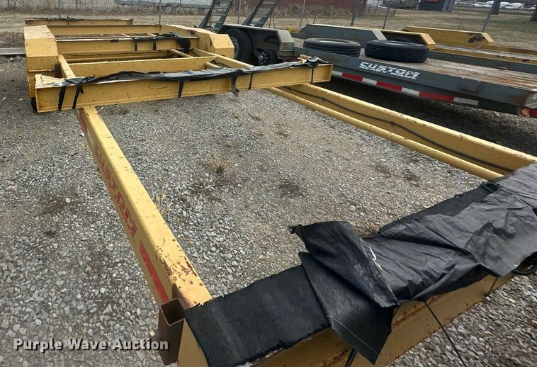 image for item DS3313 2012 Custom Heavy  Haul 4T252HDBWGPT pole trailer