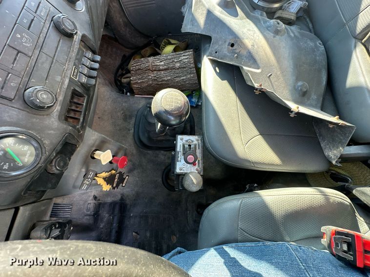 image for item DS3315 2012 Ford F750 Super Duty dump truck