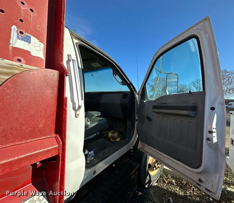 image for item DS3315 2012 Ford F750 Super Duty dump truck