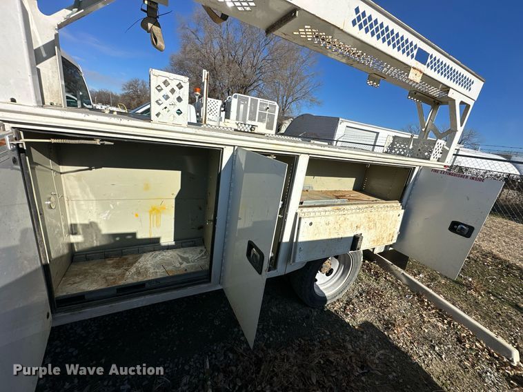 image for item DS3317 2015 Ford F450 Super Duty utility / service truck