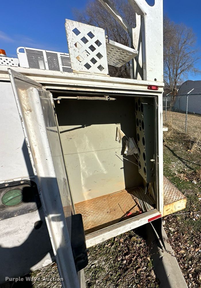 image for item DS3317 2015 Ford F450 Super Duty utility / service truck