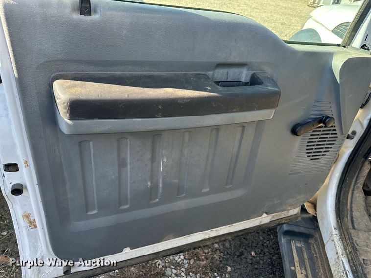 image for item DS3317 2015 Ford F450 Super Duty utility / service truck