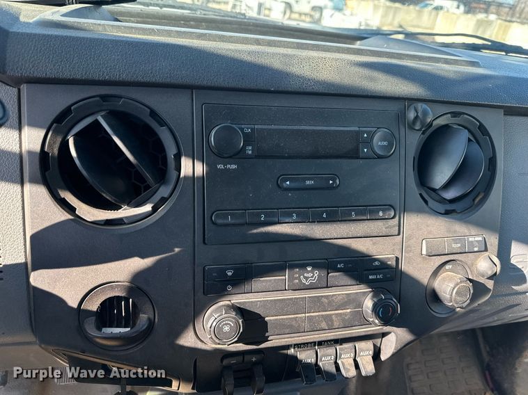 image for item DS3317 2015 Ford F450 Super Duty utility / service truck