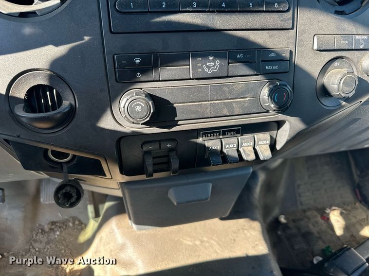 image for item DS3317 2015 Ford F450 Super Duty utility / service truck