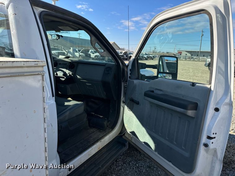 image for item DS3317 2015 Ford F450 Super Duty utility / service truck