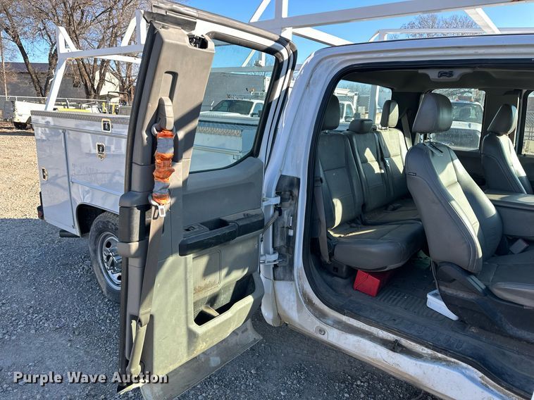 image for item DS3320 2017 Ford F250 Super Duty utility / service pickup truck