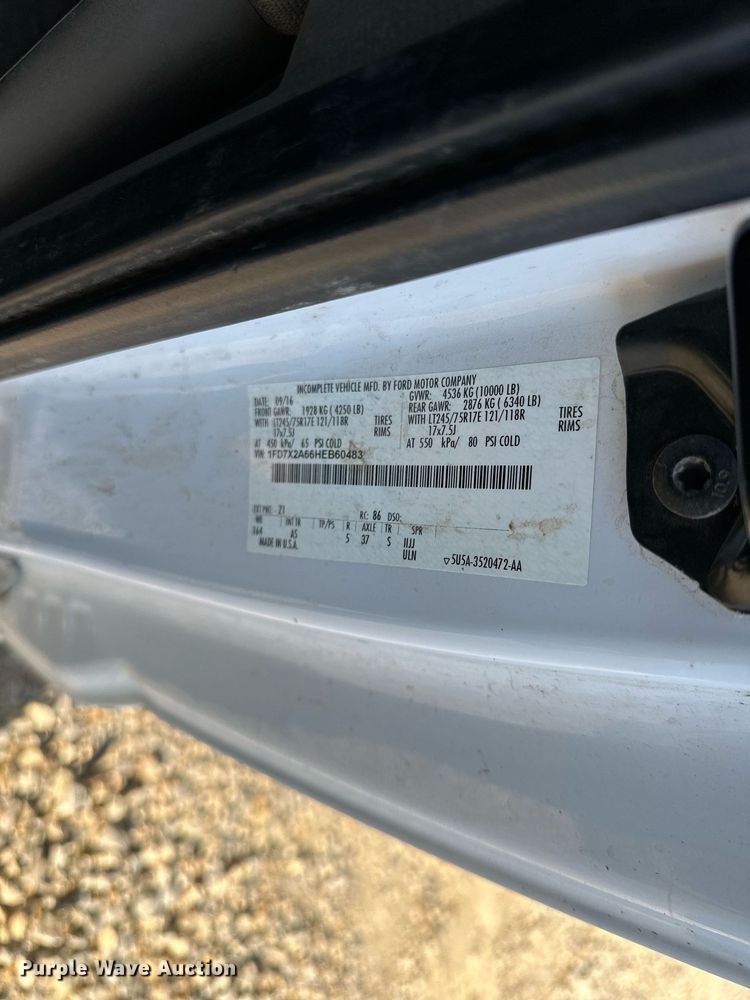 image for item DS3320 2017 Ford F250 Super Duty utility / service pickup truck