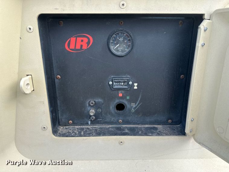 image for item DS3321 Ingersoll Rand air compressor