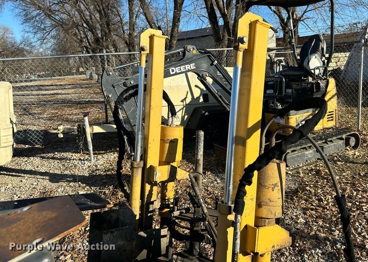 image for item DS3322 2016 Vermeer D9X13III directional boring unit