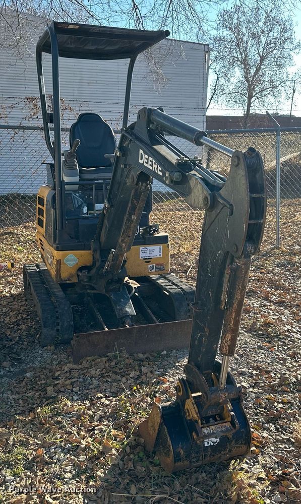 image for item DS3323 2016 John Deere 17G mini excavator