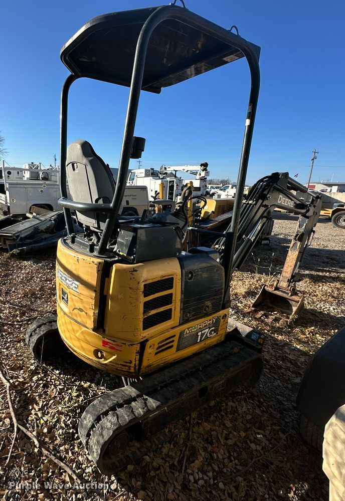 image for item DS3323 2016 John Deere 17G mini excavator