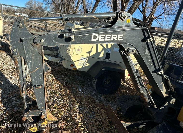 image for item DS3323 2016 John Deere 17G mini excavator