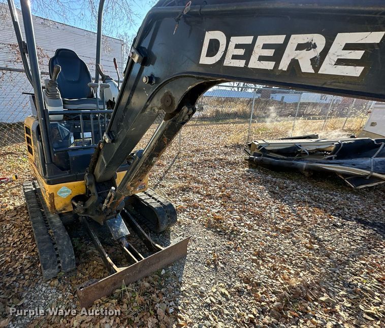 image for item DS3323 2016 John Deere 17G mini excavator