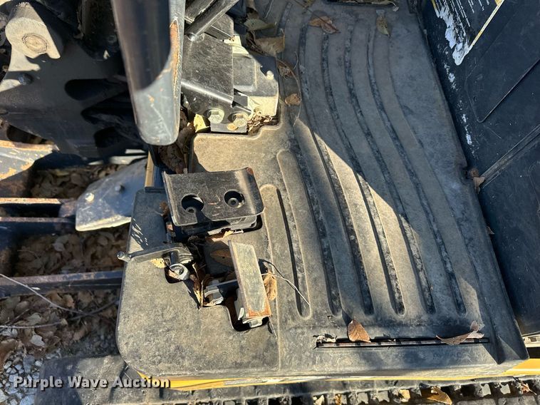 image for item DS3323 2016 John Deere 17G mini excavator