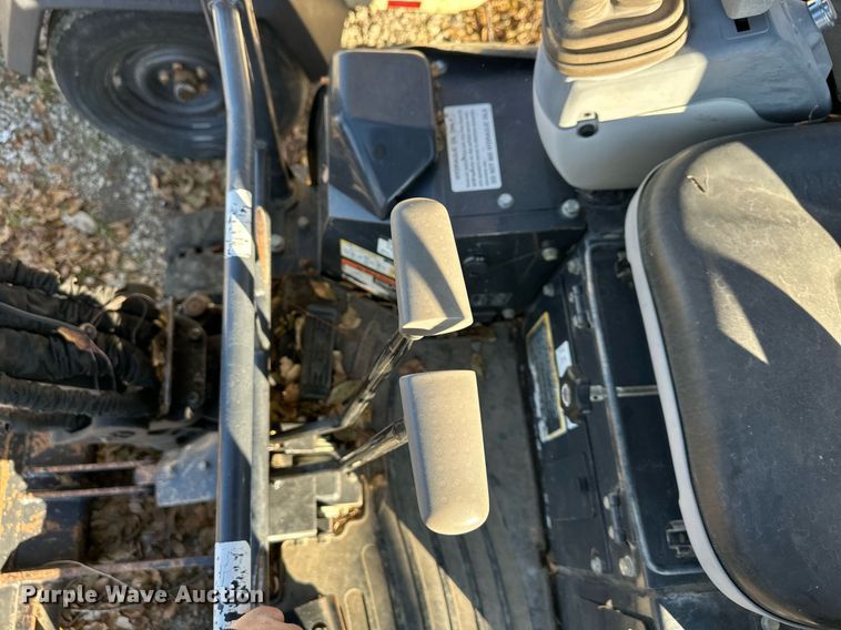 image for item DS3323 2016 John Deere 17G mini excavator