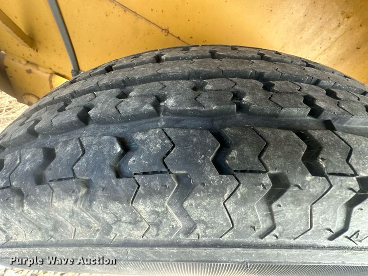 image for item DS3327 2012 Lucon pole trailer