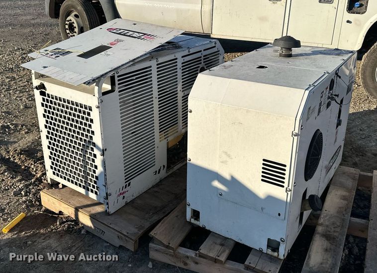 image for item DS3334 (2) Boss Industries Bullet air compressors