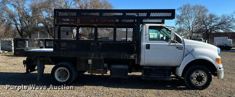 image for item DS3337 2011 Ford F650 flatbed truck