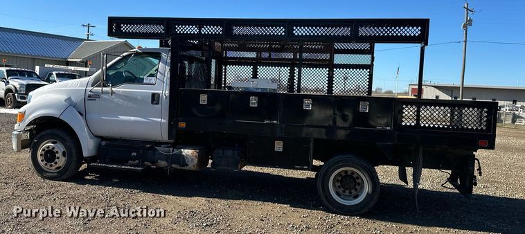 image for item DS3337 2011 Ford F650 flatbed truck