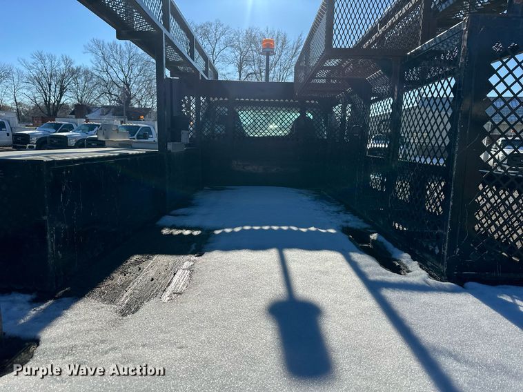 image for item DS3337 2011 Ford F650 flatbed truck