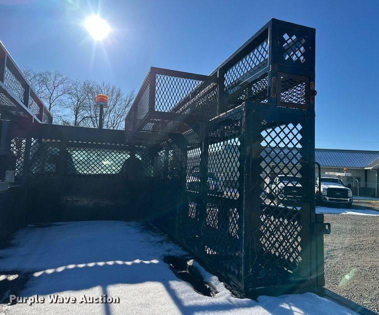 image for item DS3337 2011 Ford F650 flatbed truck