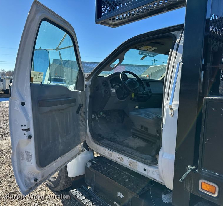 image for item DS3337 2011 Ford F650 flatbed truck