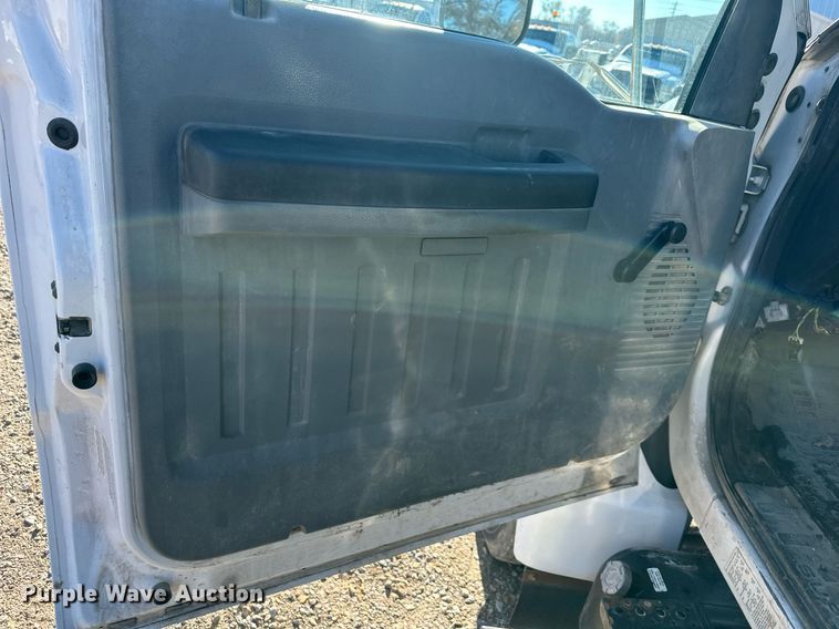 image for item DS3337 2011 Ford F650 flatbed truck