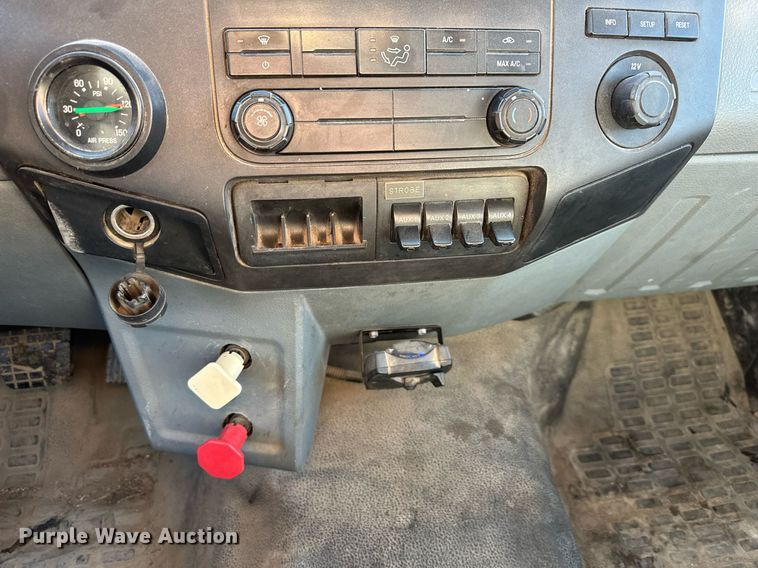 image for item DS3337 2011 Ford F650 flatbed truck