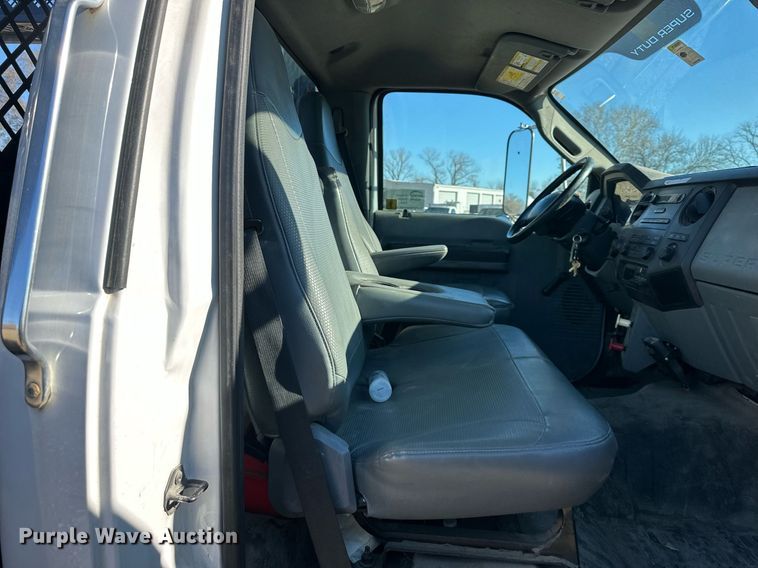 image for item DS3337 2011 Ford F650 flatbed truck